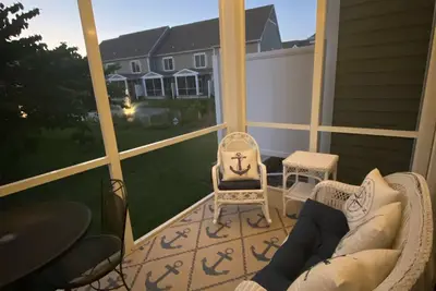 Image de Charming Townhouse Nestled in a Golf Course Community with Community Pool