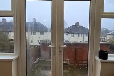 Image de Entire Three Bedroom apartment in Yardley Wood with Wi-Fi and Parking