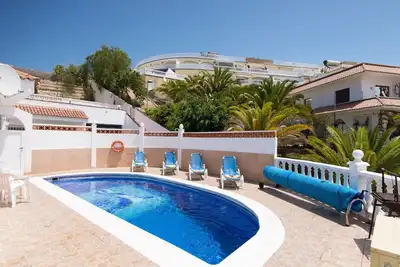 Image de Villa Ana. Central 2 Bedroom Villa. Private Heated Pool.