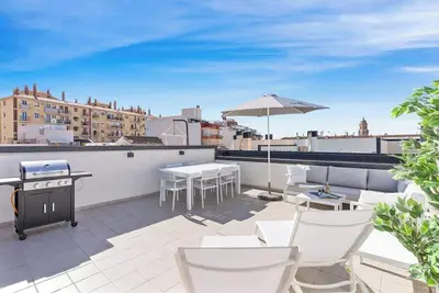 Image de Malaga Unique top floor by Costarentals  - Mal04