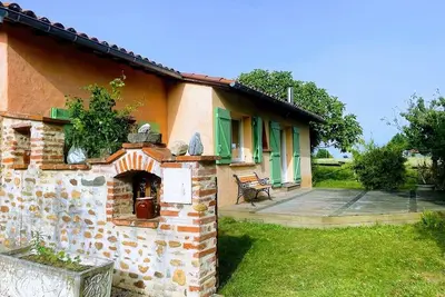 Maison Individuelle Face Aux Pyrenees Proche  Lieux Touristiques Et  Sportifs