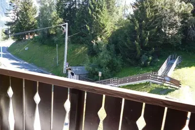 Image de À 50m des pistes de ski, 1er étage, vue forêt, parking, casier à ski, 30m², Courchevel