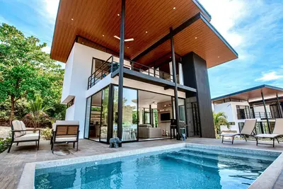 Image de Beautiful Modern Villa only 5 minutes from the beach.