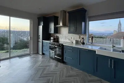 Image de Peaceful oasis in the heart of New Ross town!