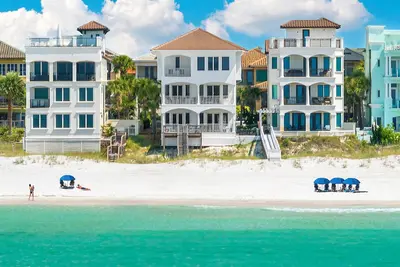 Image de Camelot - Gulf-Front, Private Pool, Incredible Views, Beach Service Included!