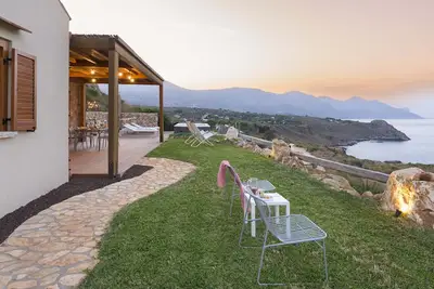 Image de Villa Scogliera by the sea with pool, Cala Bianca