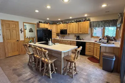 Image de Happy Trails in Deer Mountain Next to Snow Mobile Trails