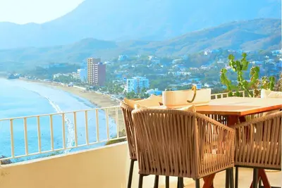 Image de New listing - 2 bedroom, 2 bathroom, Ac, Ocean view.