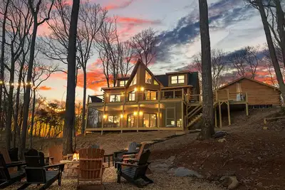 Image de The Tipsy Bear Cabin