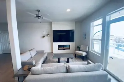 Image de D37- Deck River Views by hot tub