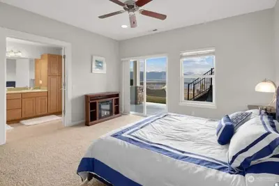 Image de A51-River View Unit near club house