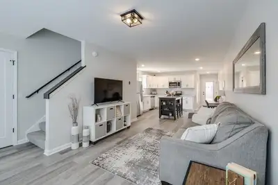 Image de Townhouse in Downtown Lambertville. Close to Restaurants and Downtown Toledo