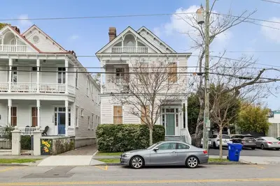 Image de Large, Historic 6br, Designed to Perfection