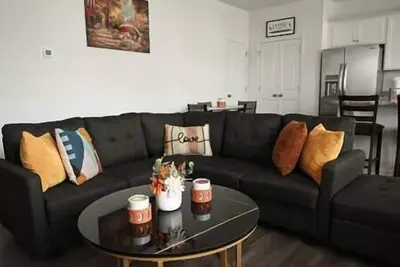 Image de Modern Retreat • Near Chateau Elan & Raceway