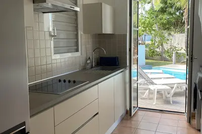 Image de Macassi 3br beach house, steps to the beach & private pool - cistern