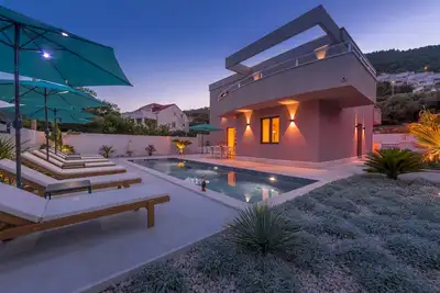 Image de Excellent Zaton Villa | 4 Bedrooms | Villa Obala Lagoona | Close to Sea | Modern Interiors