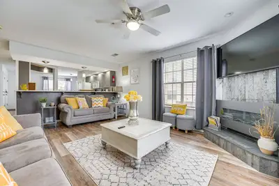 Image de Inviting Condo w/ Pool Access, Near Branson Strip!