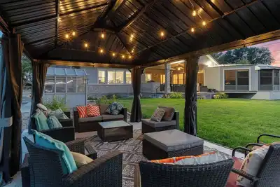 Image de Huge reunion ctr 30+, 14 Br, 8. 5 bath, pets