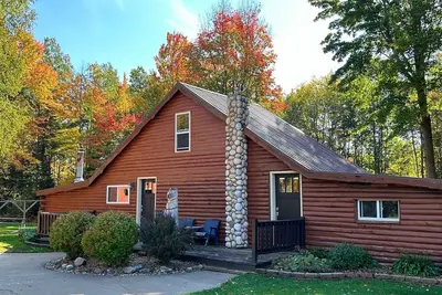 Image de Secluded Log Cabin on 10 acres