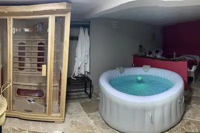 Image de La nuit glamour est situé à Herblay 95220 proche du centre-ville gare Sncf 1 km