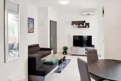 Image de Superbe appartement à Srima avec WiFi
