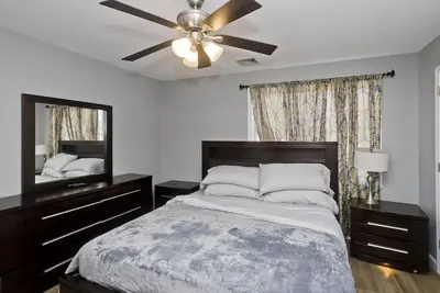 Image de Cozy 3-bedroom Duplex1 with WiFi, Ac in peaceful Springfield