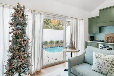 Image de Bijou: Collette | Luxury Cottage | Plunge Pool | Full Kitchen