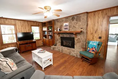 Image de Private 4br Retreat • Creek View • Pool* • & Pets