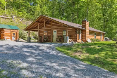 Image de The \"Lost Horse\" Cabin - Secluded - Pet-Friendly - One Level - Massive Yard