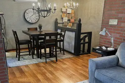 Image de Welcome to Neptune's Cottage: Your Serene beach scape in Galveston, Texas!