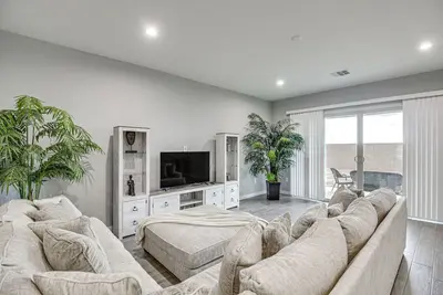 Image de Marana Home w/ Pool Access & Mountain Views!