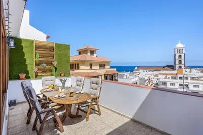 Image de Central Penthouse w\/ big terrace & ocean\/city view