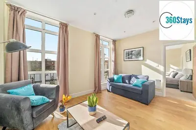 Image de 360 Mh Victoria Hse 01 - Luxury 2 Bedroom Apt. 01 with Parking