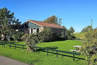 Image de Rekerlanden 274 in Warmenhuizen. Suitable for 6 people with 3 bedrooms.