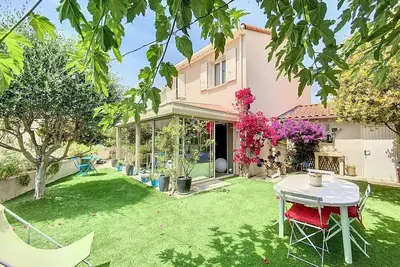Image de Charmante Villa 4 Pièces avec Piscine, Terrasse et Parking Privé à La Ciotat - Proche Plages