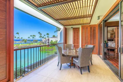 Image de Oceanfront Penthouse Condo in Prime Location near Beaches