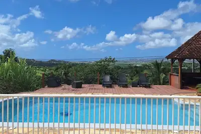 Image de La \"VillaPanoramic\" permet de profiter d'un séjour serein au centre de l'ile