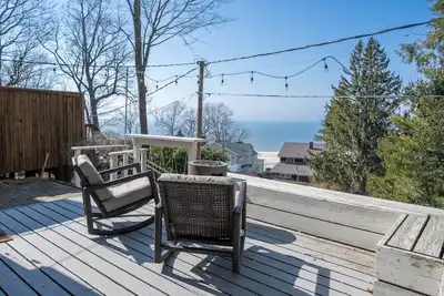 Image de Cozy Cottage across from Grand Haven Beach