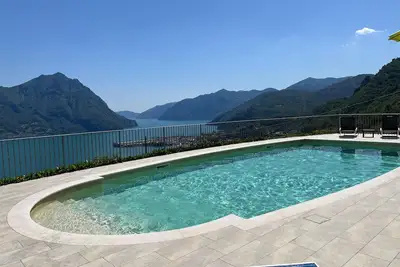 Image de Relax and recharge in this oasis of quiet and elegance.