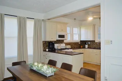 Image de Welcome to Blue and Gold Getaway!