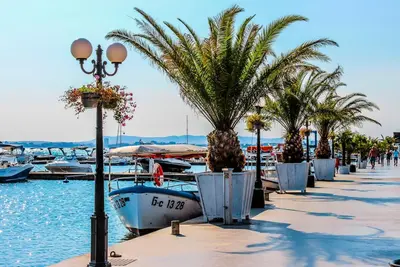 Image de Nur 5 Minuten bis zum Meer! Moderne Ferienwohnung in Sveti Vlas, Bulgarien