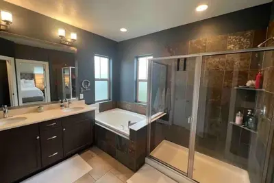 Image de Beautiful Modern Spacious 3Bedroom House