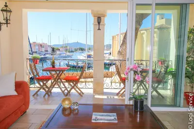 Image de Port Grimaud appartement de 80 m2 pour 4 personnes vue dégagée sur les canaux