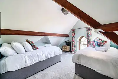 Image de 3 Bed Cosy Loft Space Apartment - Free On-Site Parking