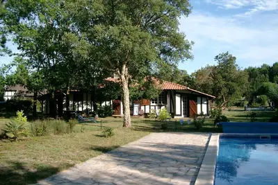 Image de Maison landaise avec piscine au bord de l'océan