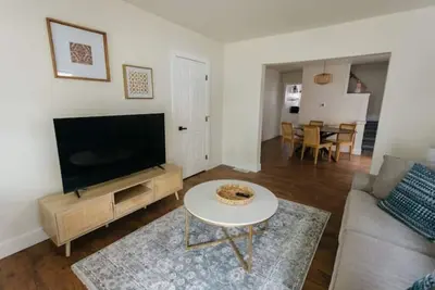 Image de Modern & Spacious 2 Bedroom Home in Dayton\n