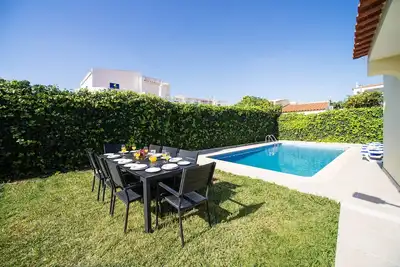 Image de 3 Bedroom Villa Private Pool Albufeira Center + Heated Pool (on request)