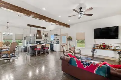 Image de Stay with us at Rocky Branch! Recently renovated and ready for you!