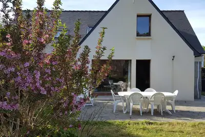 Image de Maison La Source Joli Cottage en pierres debouts beau jardin proche plage