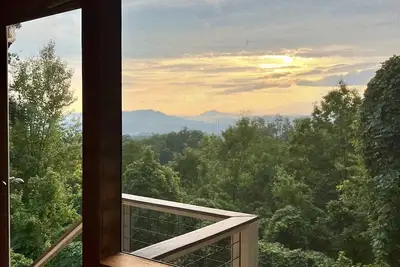 Image de Luxury 7br Smoky Mountains Cabin | Private Pool w/ Epic Pigeon Forge Views